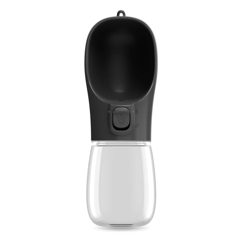 BOTIPET™ es una botella portátil con cuenco integrado, ideal para mantener a tu perro o gato hidratado en cualquier momento.